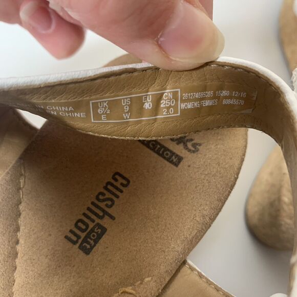 Clarks Collection Soft Cushion Women’s Sz 9 White Double Hook Loop Cork Wedges - Picture 8 of 9